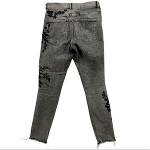 Express Mom Ankle Jeans High Rise Gray Ankle Slim w/ Floral Stitching 8R